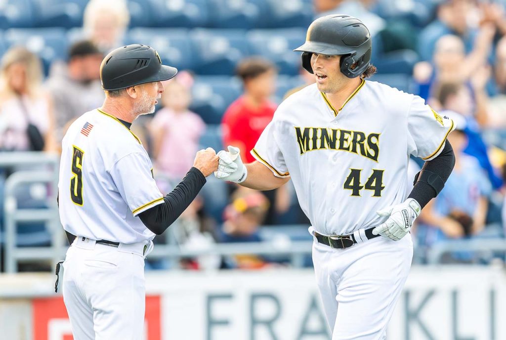 Sean Roby Jr. fist mumps Simon Walters (photo by Phil Hoops)