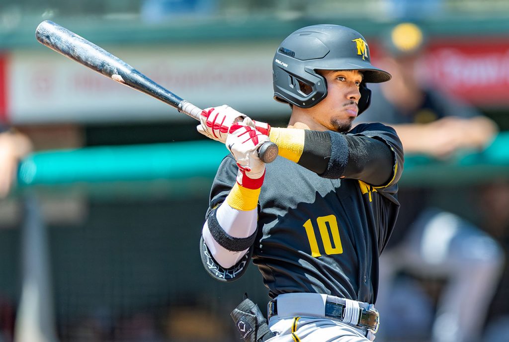 Gabriel Maciel hitting (photo by Phil Hoops)