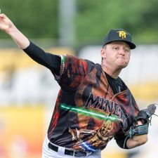 Kellen Brothers pitching (photo by Phil Hoops)