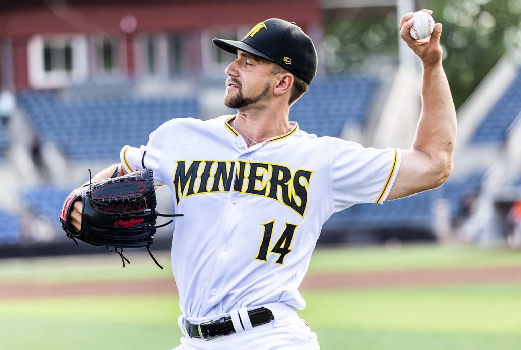 Sussex County Miners starting pitcher Rob Hensey (photo by Phil Hoops).