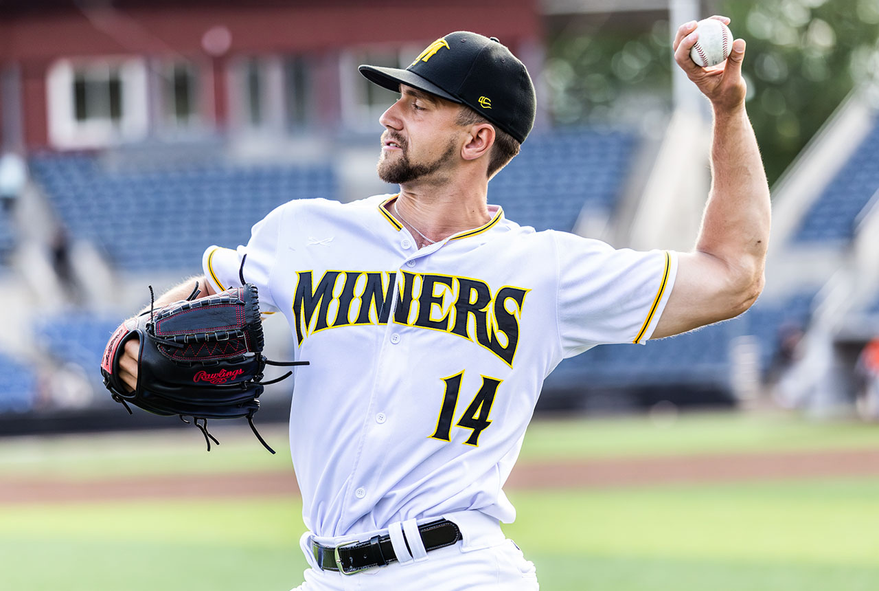Sussex County Miners starting pitcher Rob Hensey (photo by Phil Hoops).