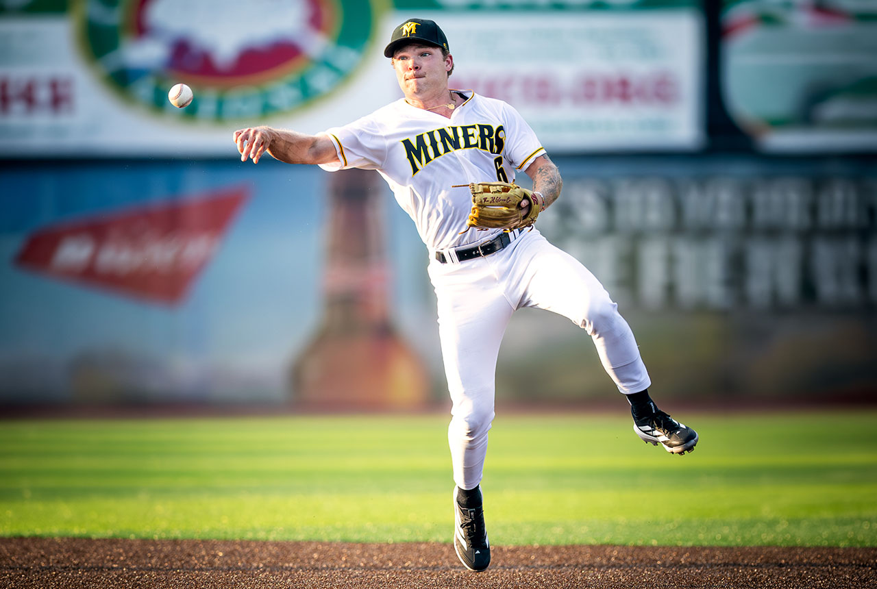 Sussex County Miners shortstop Evan Berkey fielding (photo by Phil Hoops).